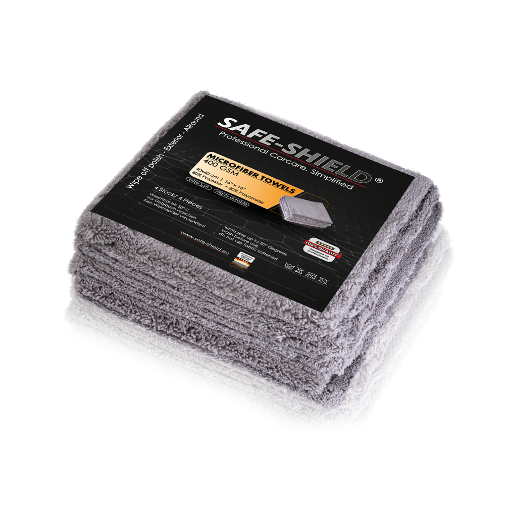 Soft, edgeless 400 GSM microfibre towels for car care